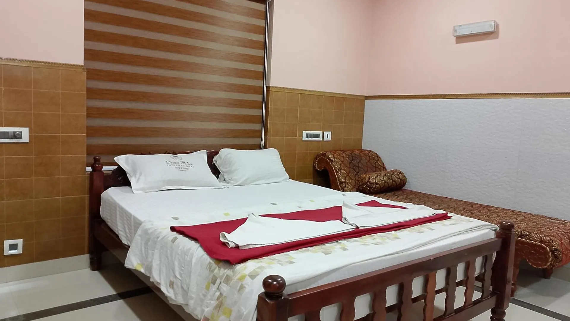 Town Gate Dream Palace International Kovalam 2*,  Indie