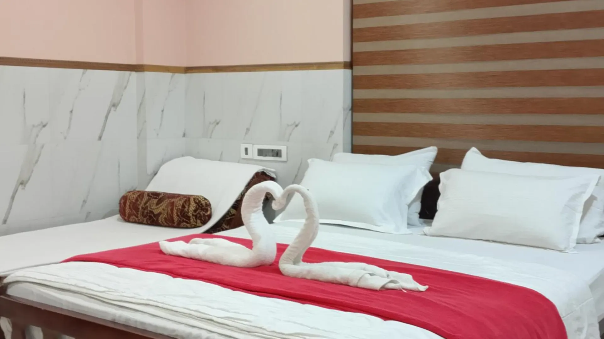 kontakty Town Gate Dream Palace International